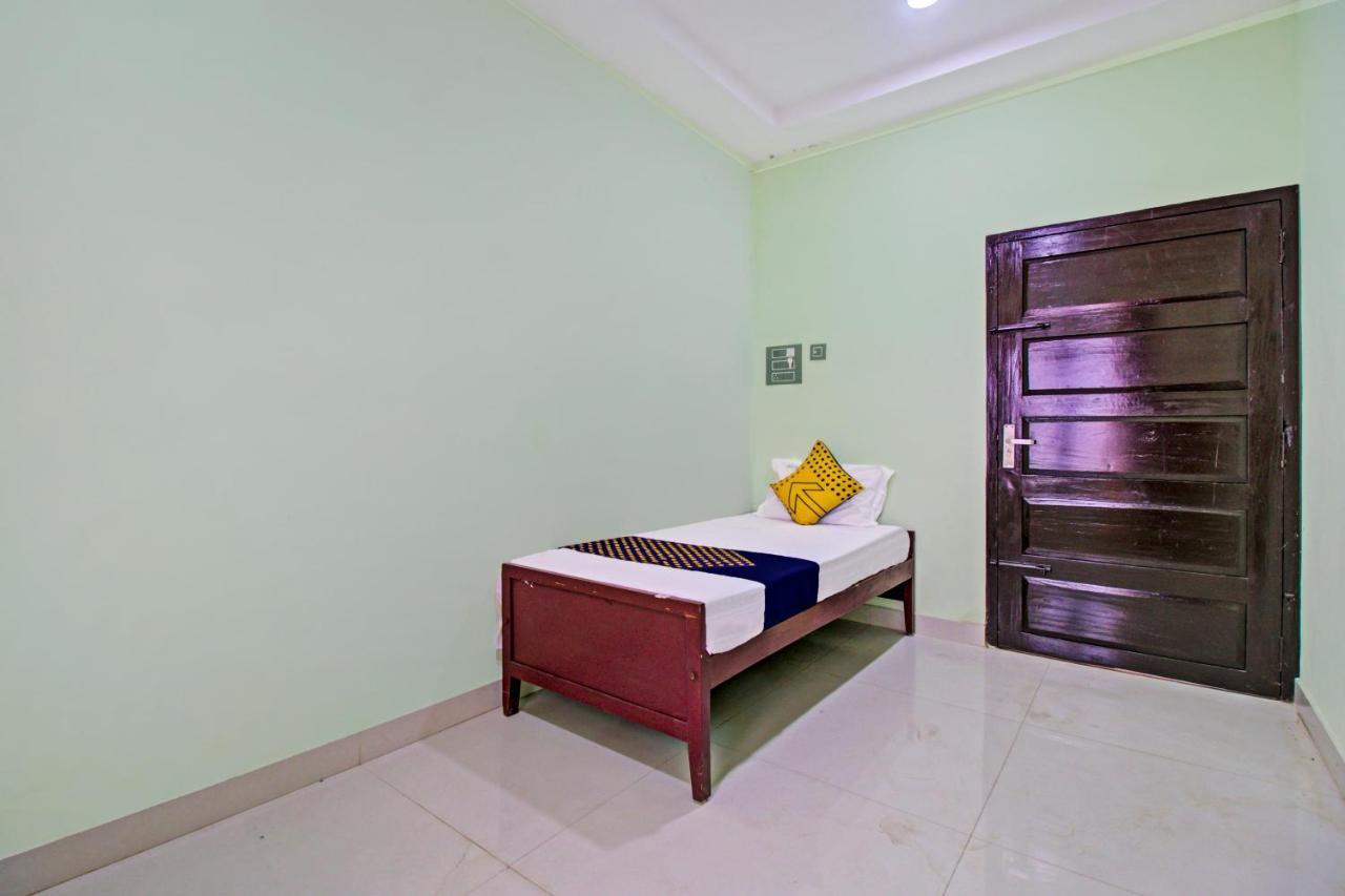 Spot On 73862 Jaya Tourist Home バルカラ エクステリア 写真